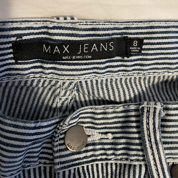 Cuffed Striped Jeans - Picture 4 of 6